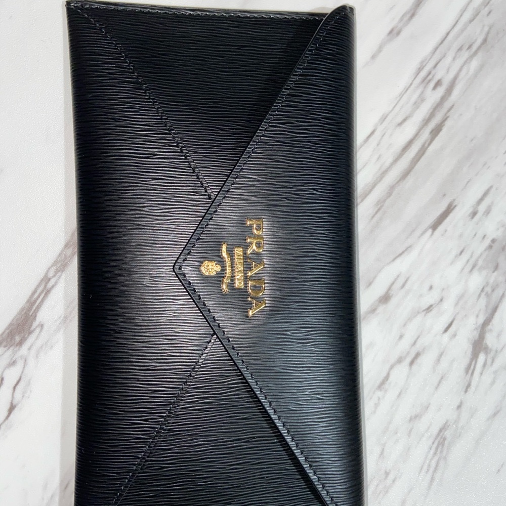 100% authentic BRAND NEW Prada envelope wallet - Picture 6 of 10